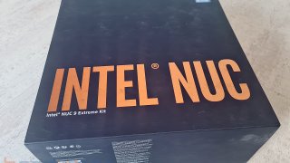 Intel NUC 9 Extreme Ghost Canyon Verpackung