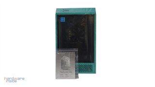 thermaltake-the-tower-100-turquoise-verpackt.JPG