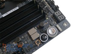 ASUS ROG CROSSHAIR X870E HERO_Zusatztasten.30.jpg