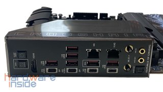 ASUS ROG CROSSHAIR X870E HERO_IO Panel.36.jpg