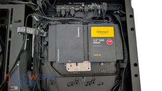 msi-mpg-velox-300r-airflow-pz-case-einbau-2.jpg