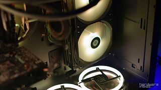 ID-Cooling 2 AURAFLOW X Montage