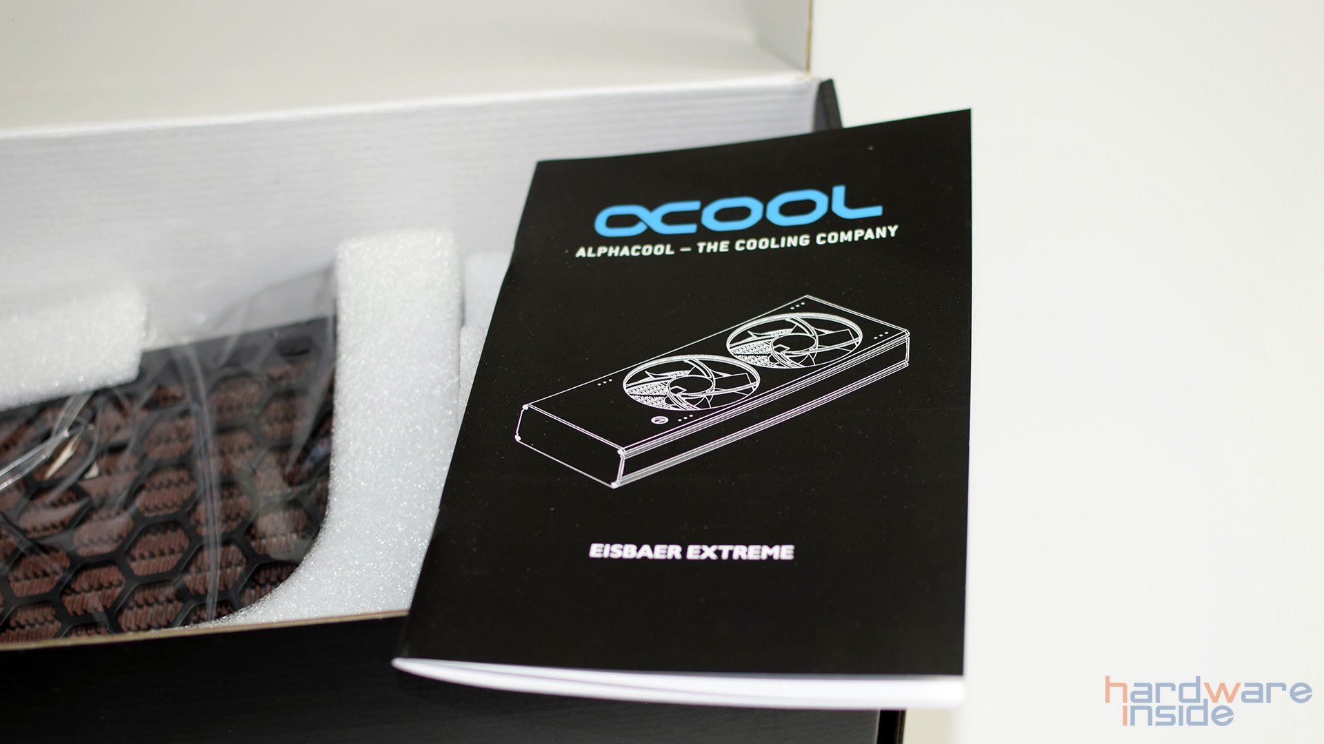 Alphacool Eisbaer Extreme Black 03.jpg