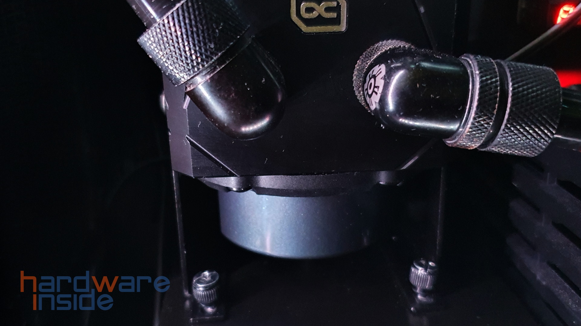 Alphacool Eisbecher Aurora D5 -11.jpg