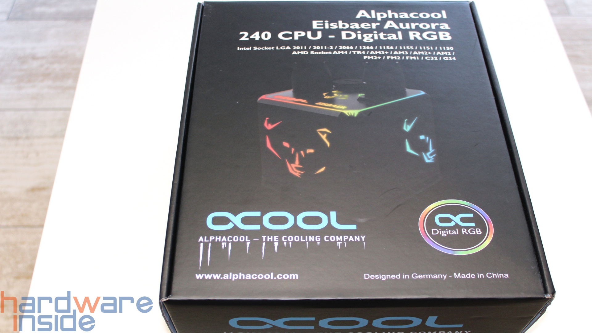 Alphacool_Eisbaer_Aurora_240_Verpackung_1_neu.jpg