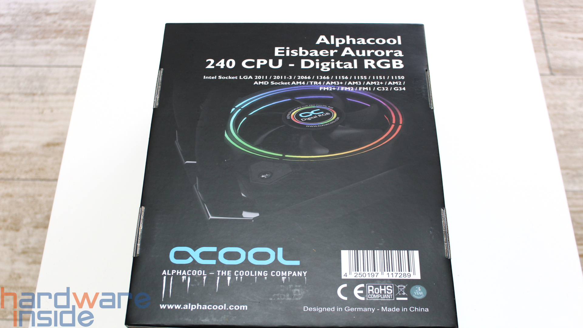 Alphacool_Eisbaer_Aurora_240_Verpackung_2_neu.jpg