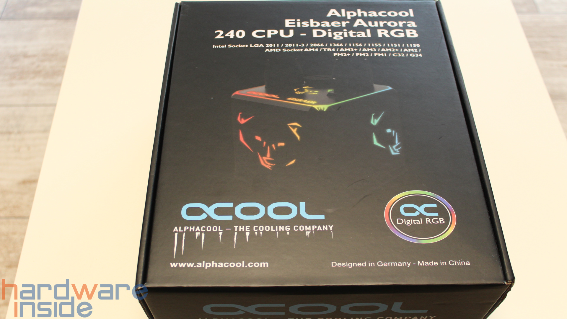 Alphacool_Eisbaer_Aurora_Verpackung_1.jpg