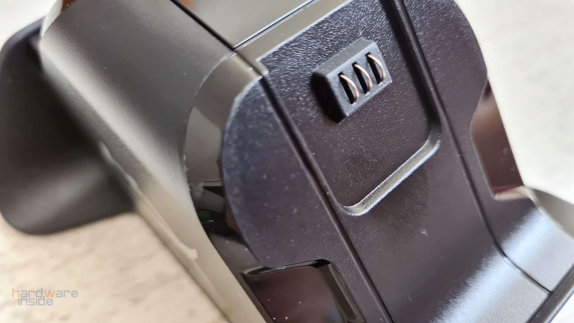 Anschluss an Ladestation HyperX Chargeplay DUO