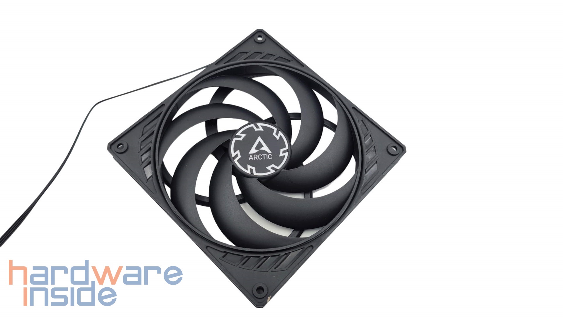 Arctic P14 Slim PWM PST - 6.jpg
