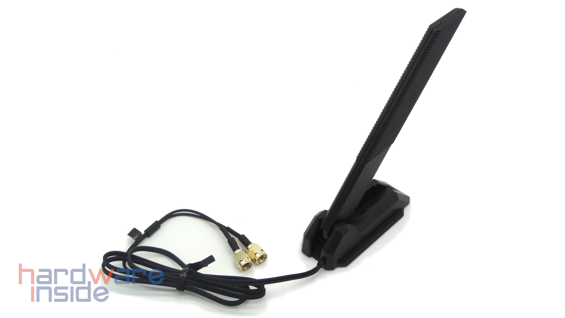 Asus-B760-Antenne.jpg