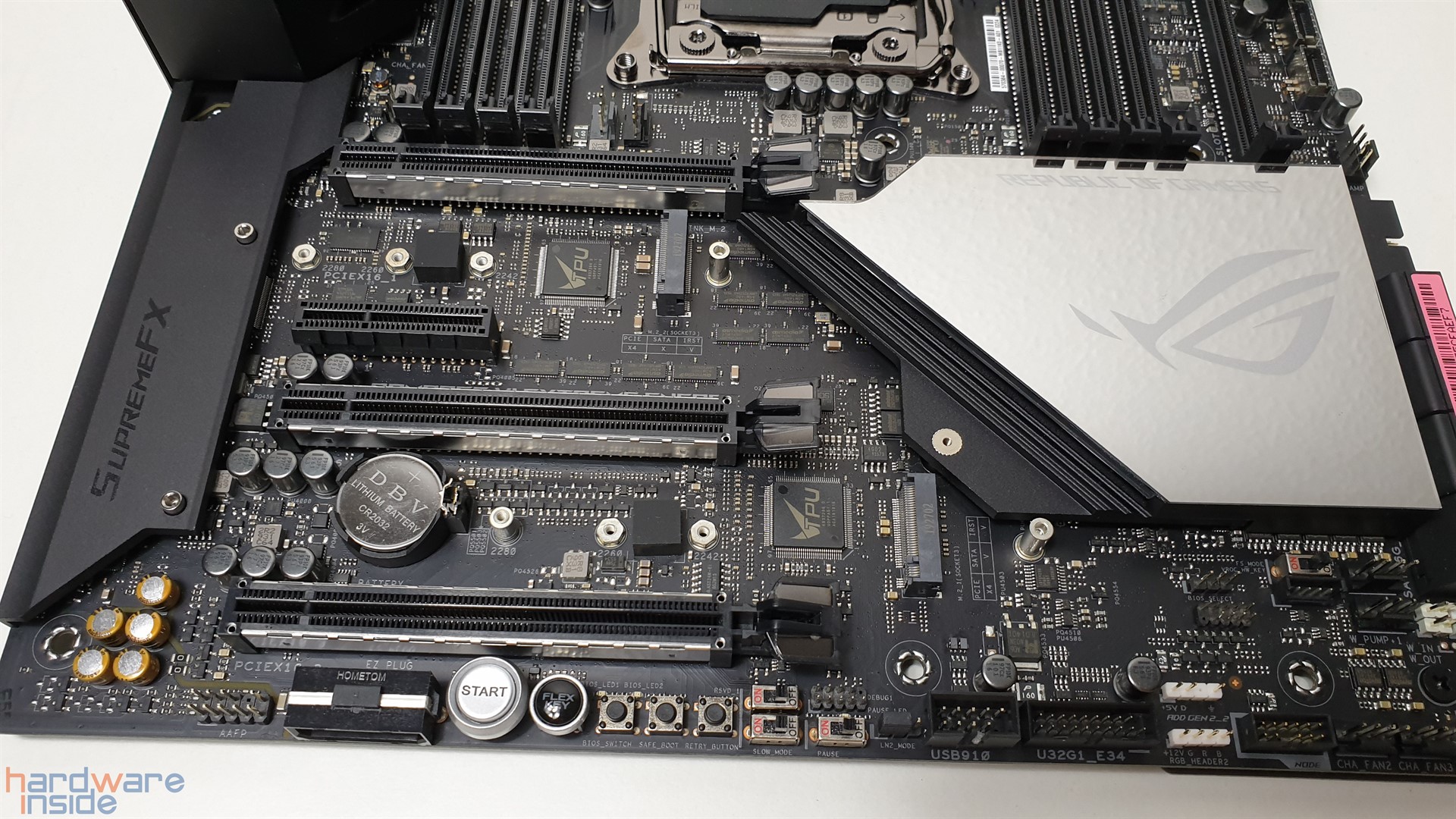 ASUS ROG RAMPAGE VI EXTREME ENCORE - M.2 Slots.jpg