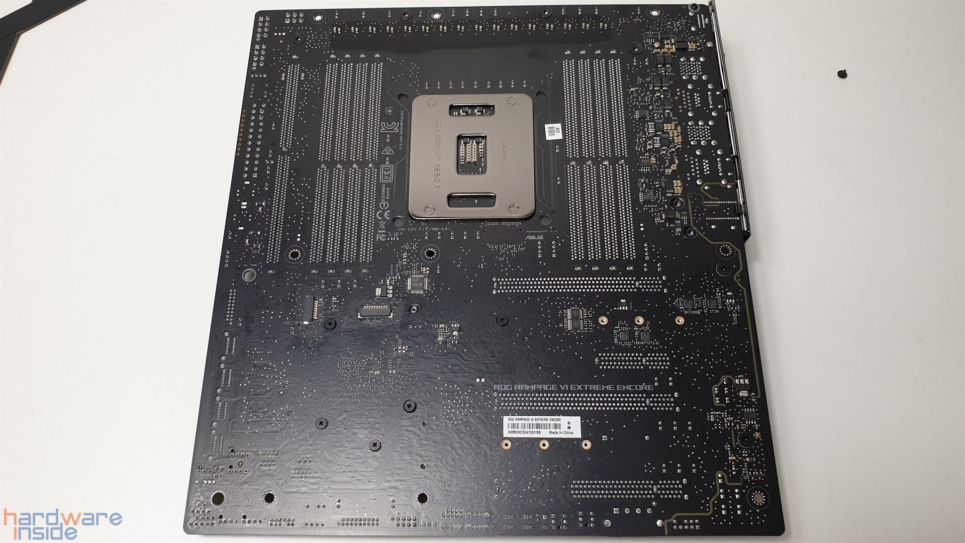 ASUS ROG RAMPAGE VI EXTREME ENCORE - Ohne Backplate.jpg