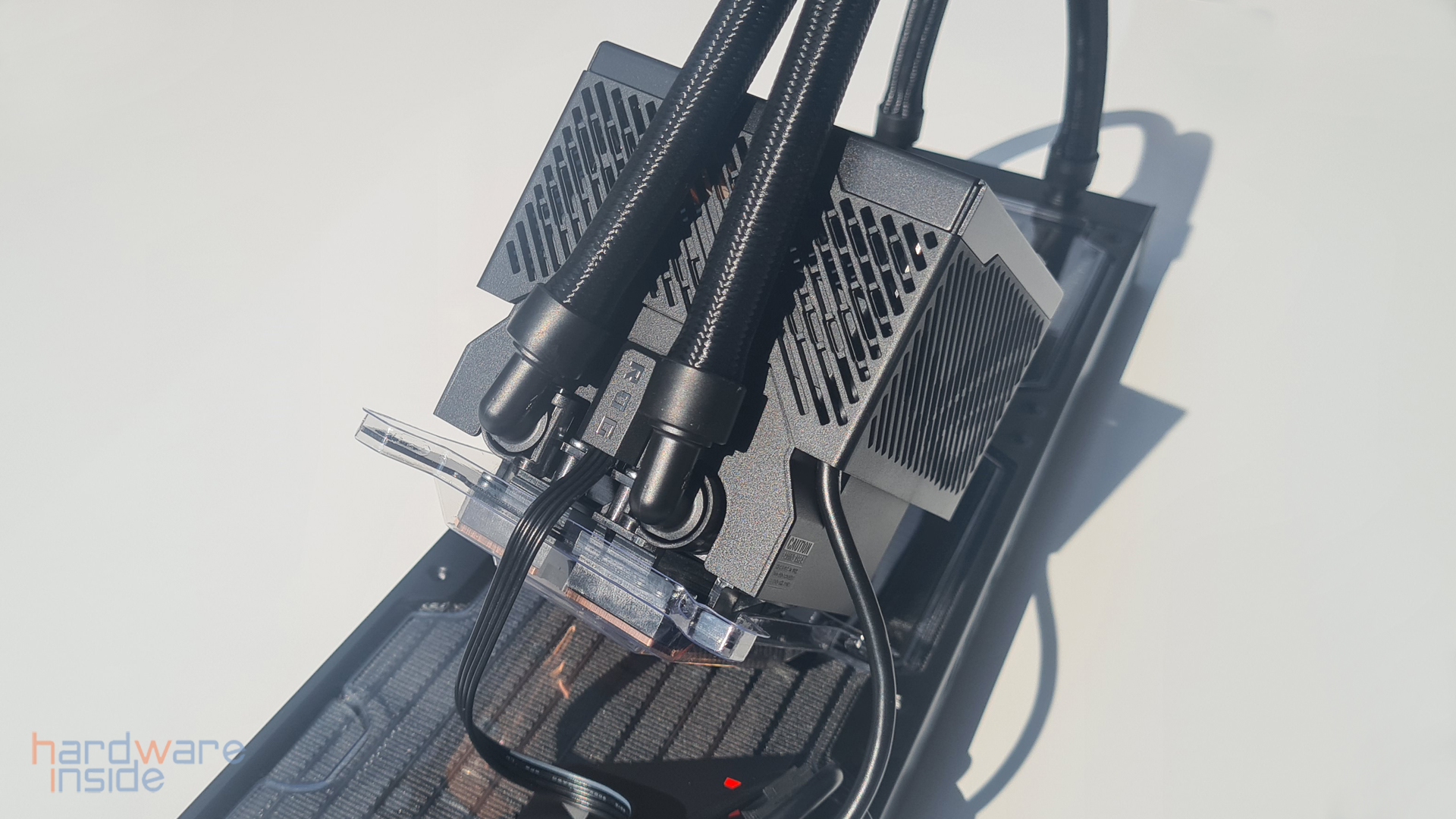 asus rog ryujin 3 360 ARGB_26.jpg