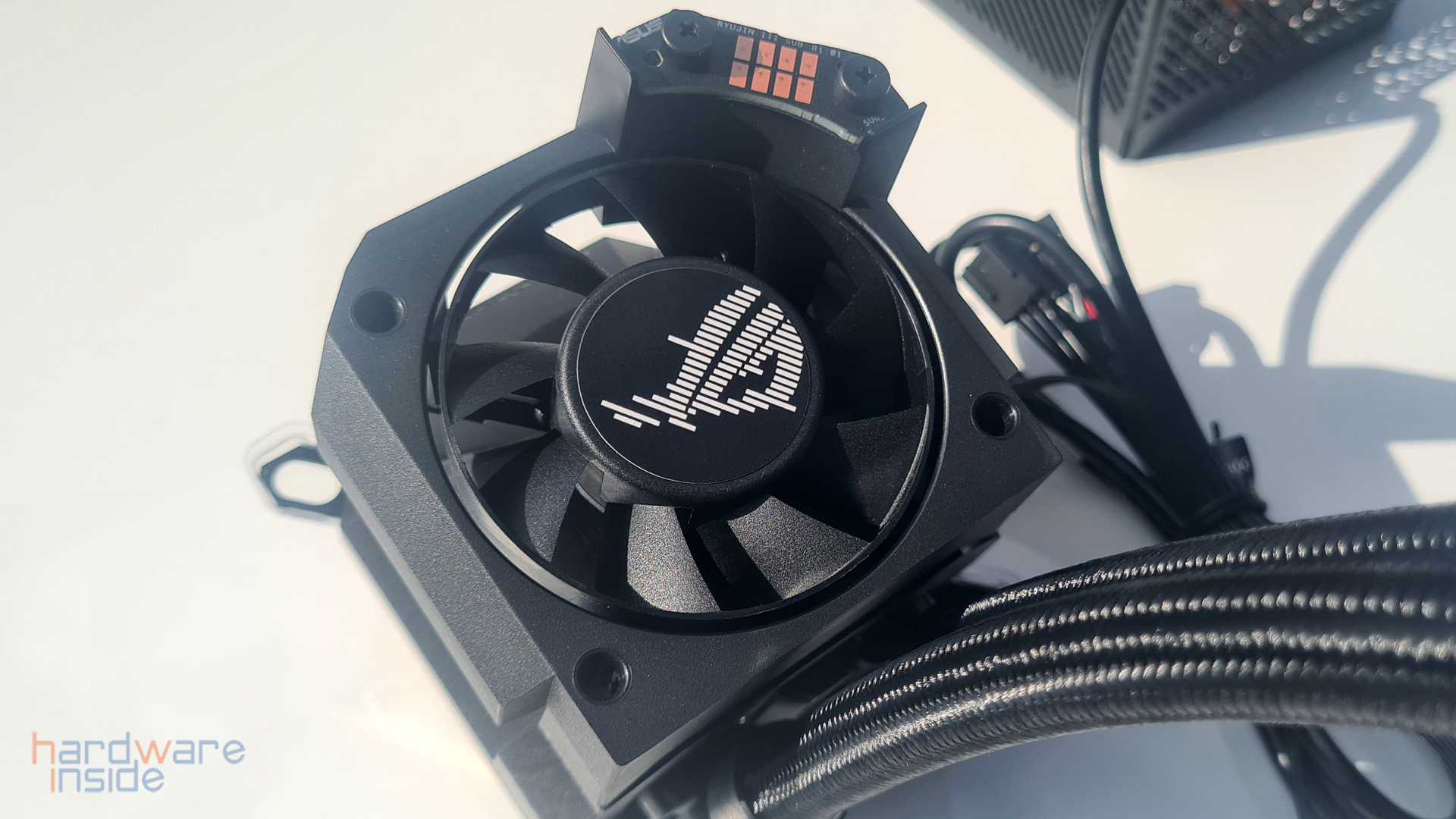 asus rog ryujin 3 360 ARGB_28.jpg