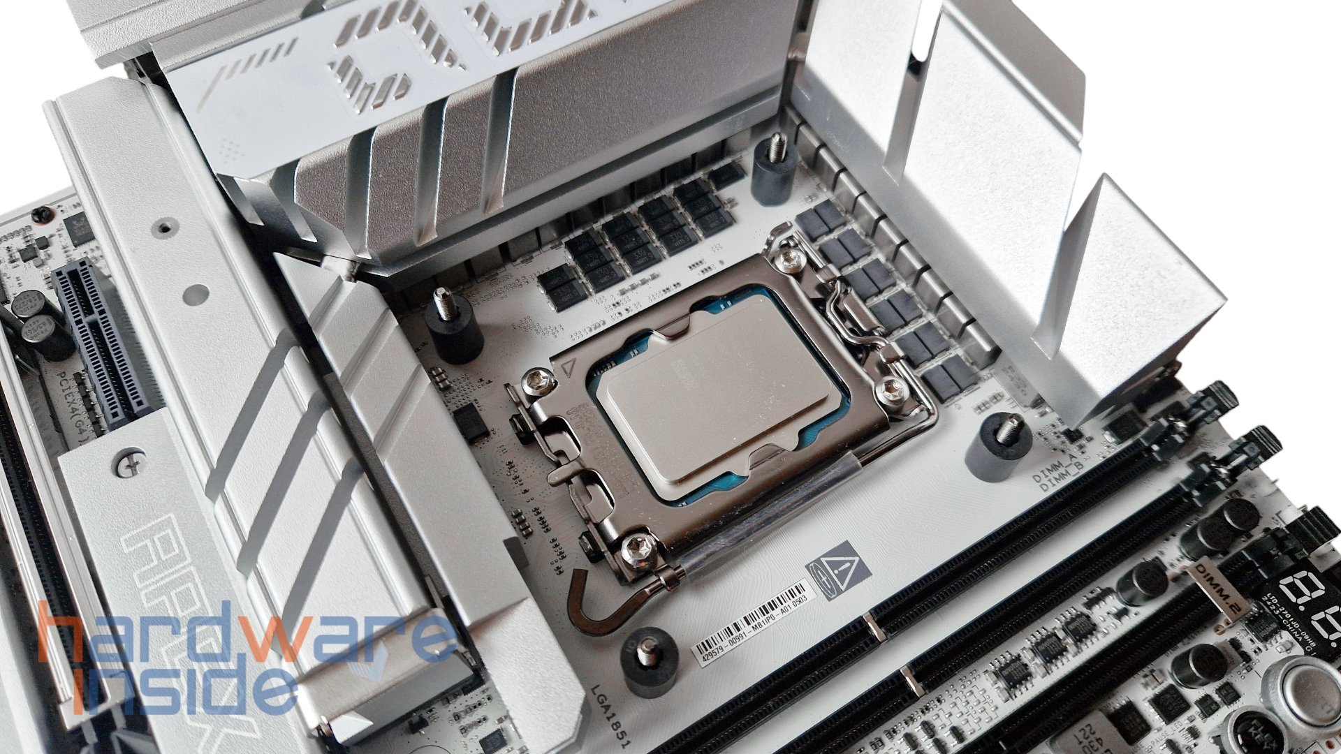 asus rog ryuo iv slc 360 argb_36.jpg