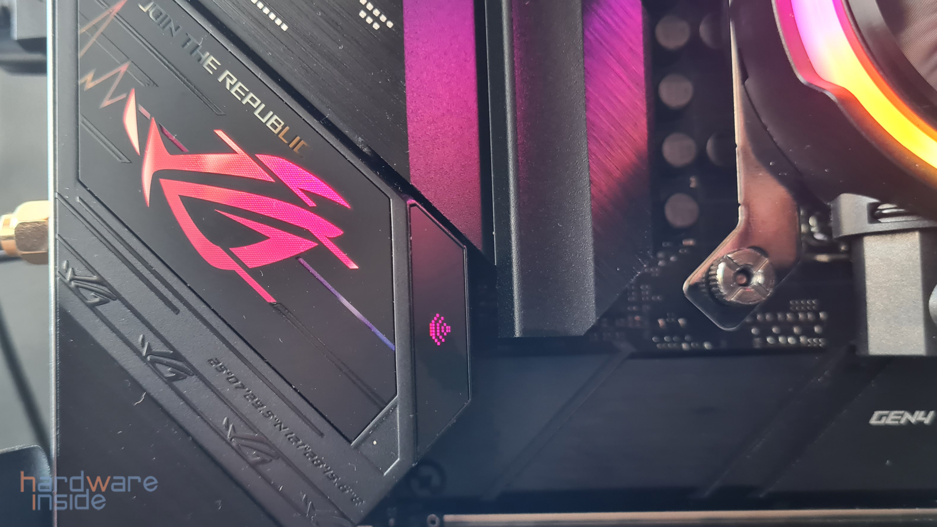 asus rog strix b660-g gaming wifi_36.jpg