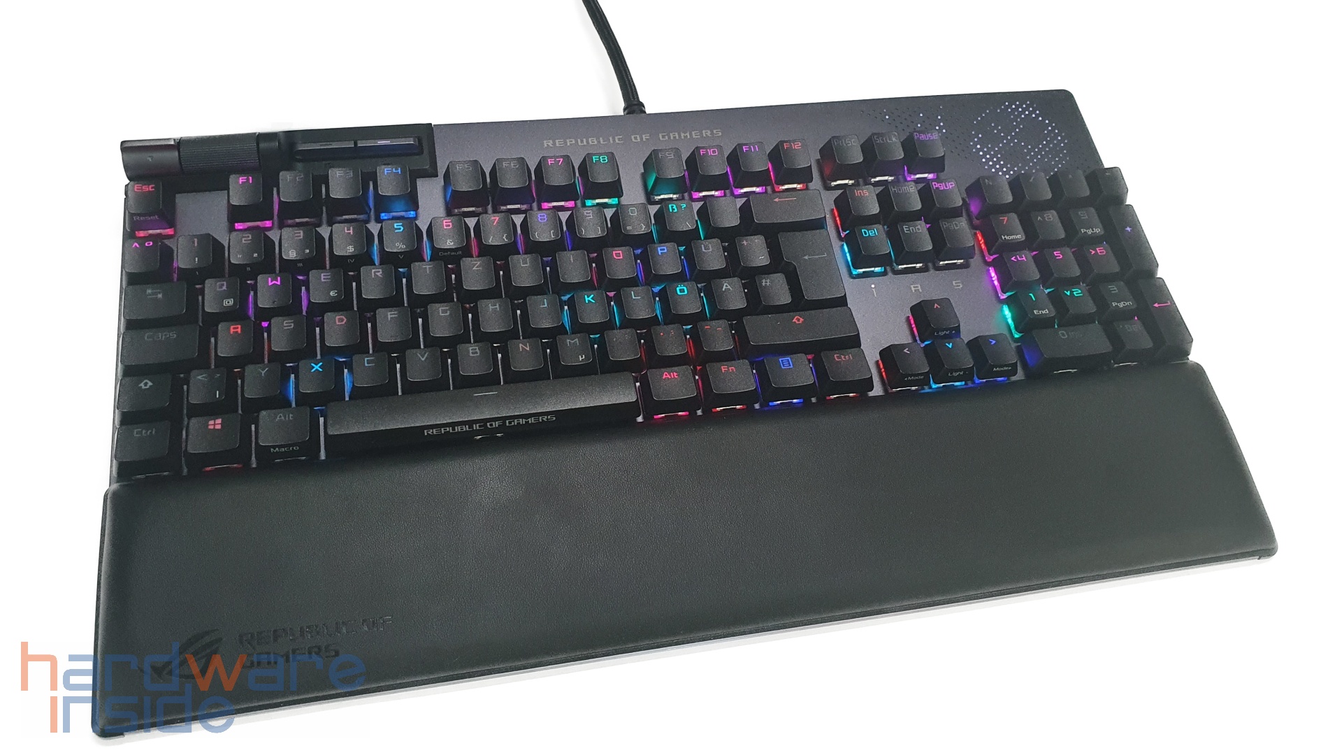 asus-rog-strix-flare-ii-animate-keykaps-beleuchtet.jpg