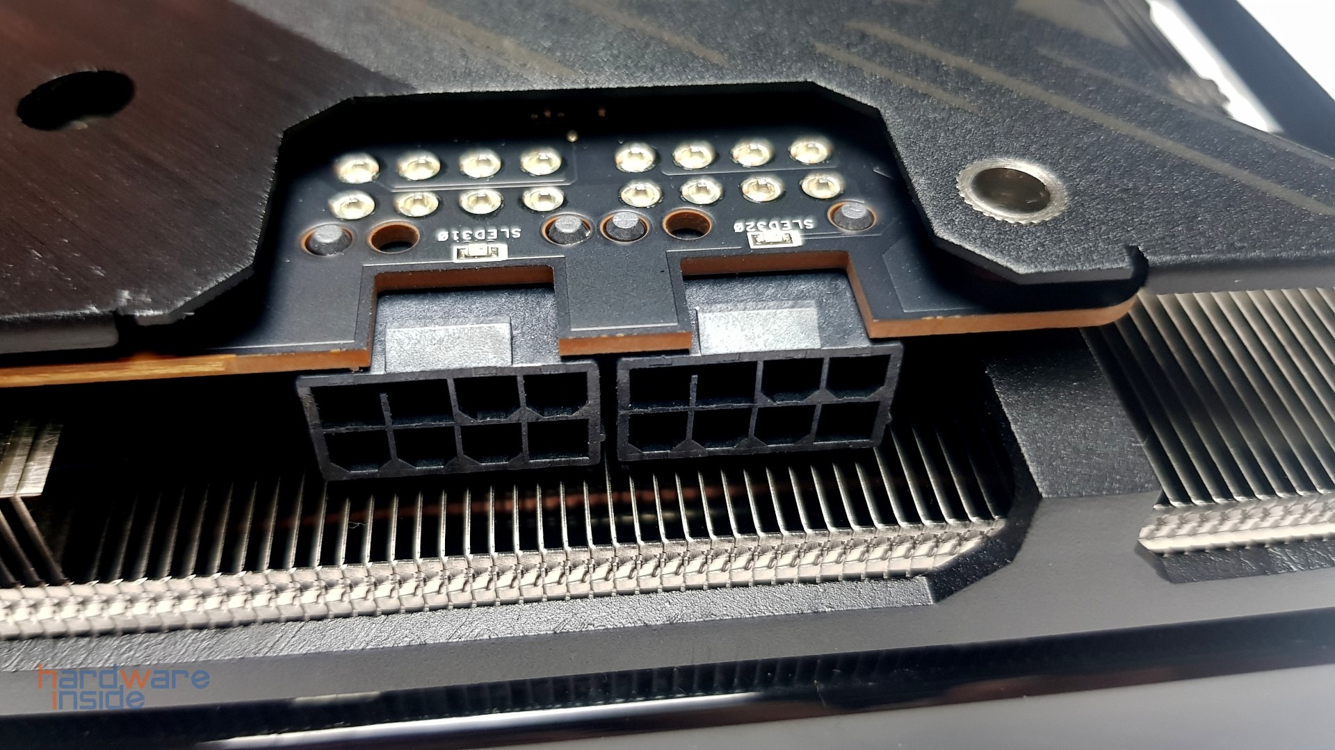 ASUS ROG STRIX RX 6700 XT 012G Gaming - 13.jpg