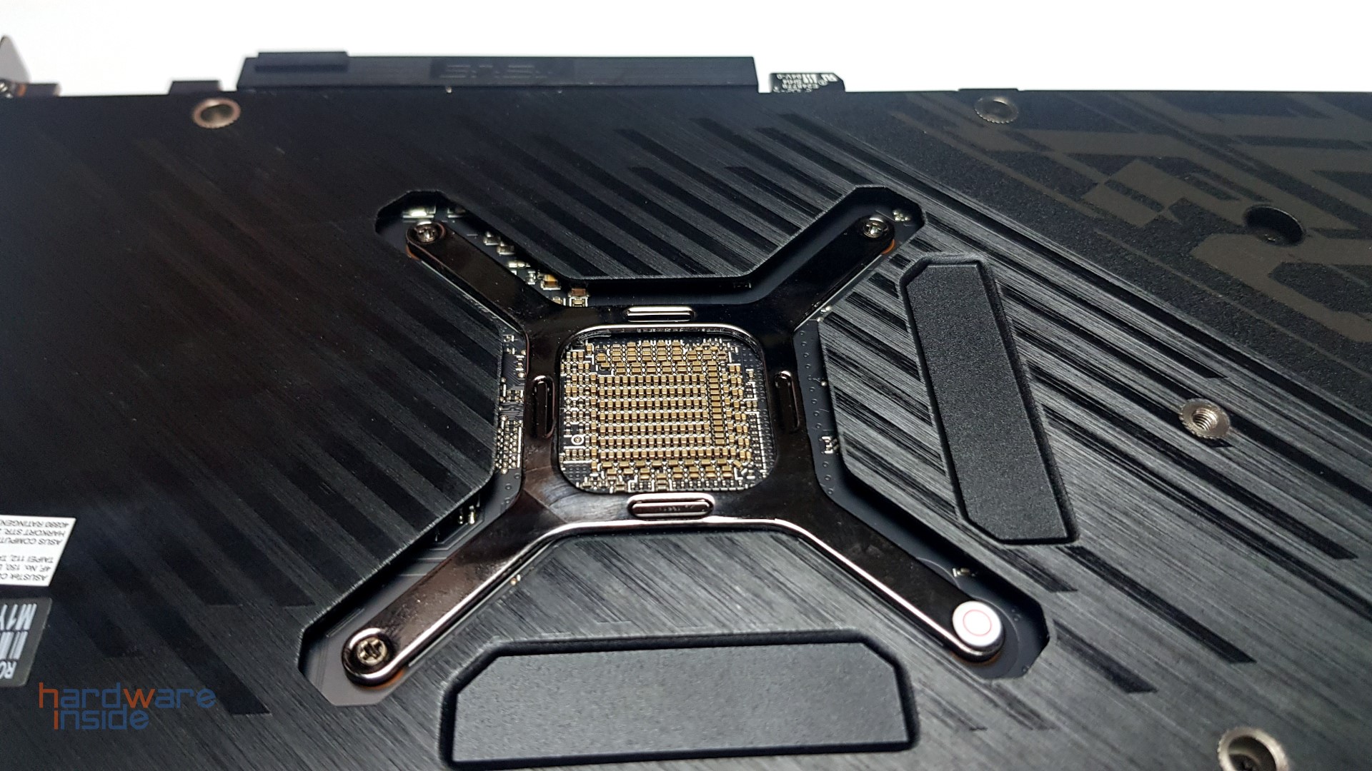 ASUS ROG STRIX RX 6700 XT 012G Gaming - 16.jpg