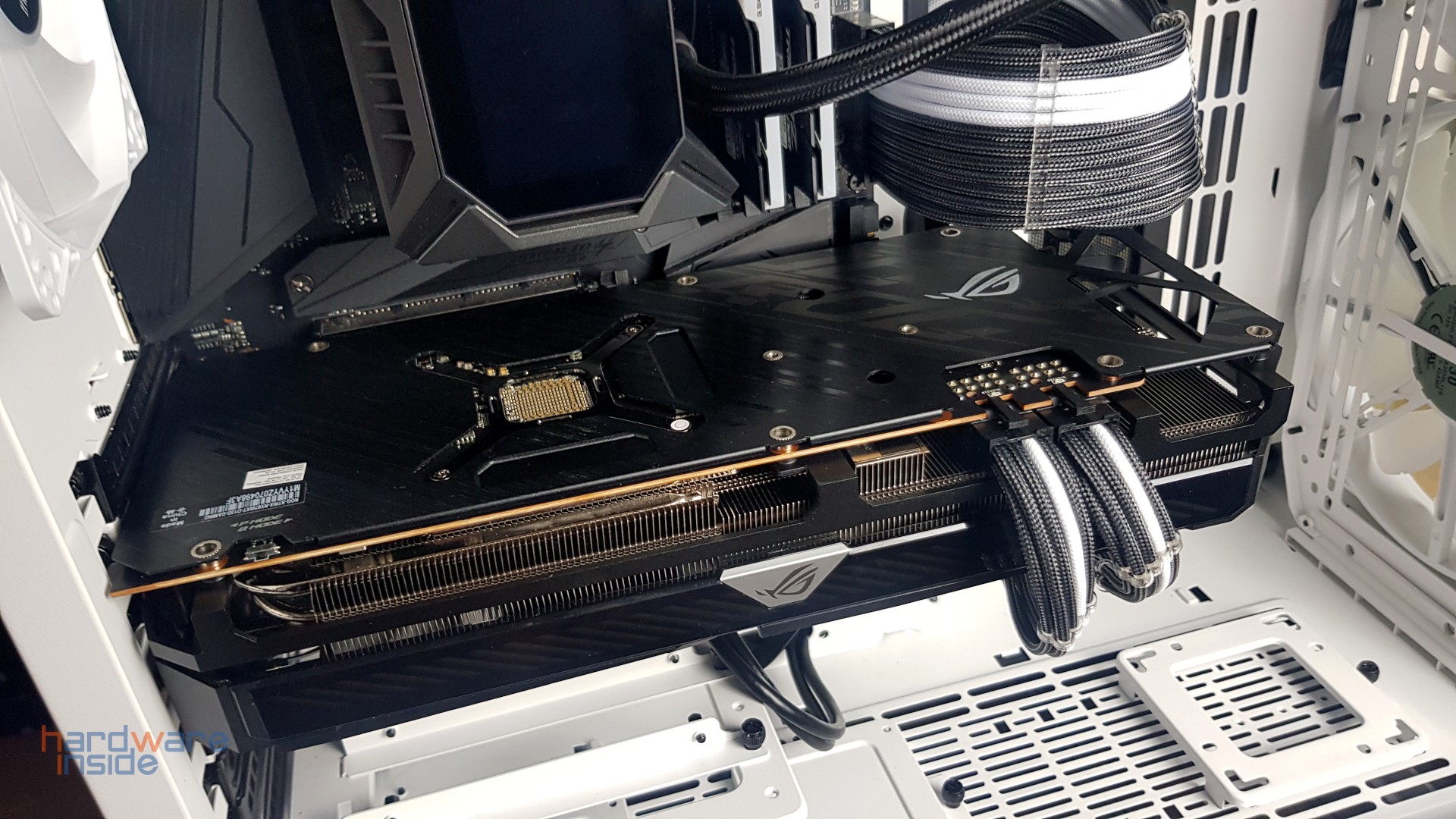 ASUS ROG STRIX RX 6700 XT 012G Gaming - 21.jpg