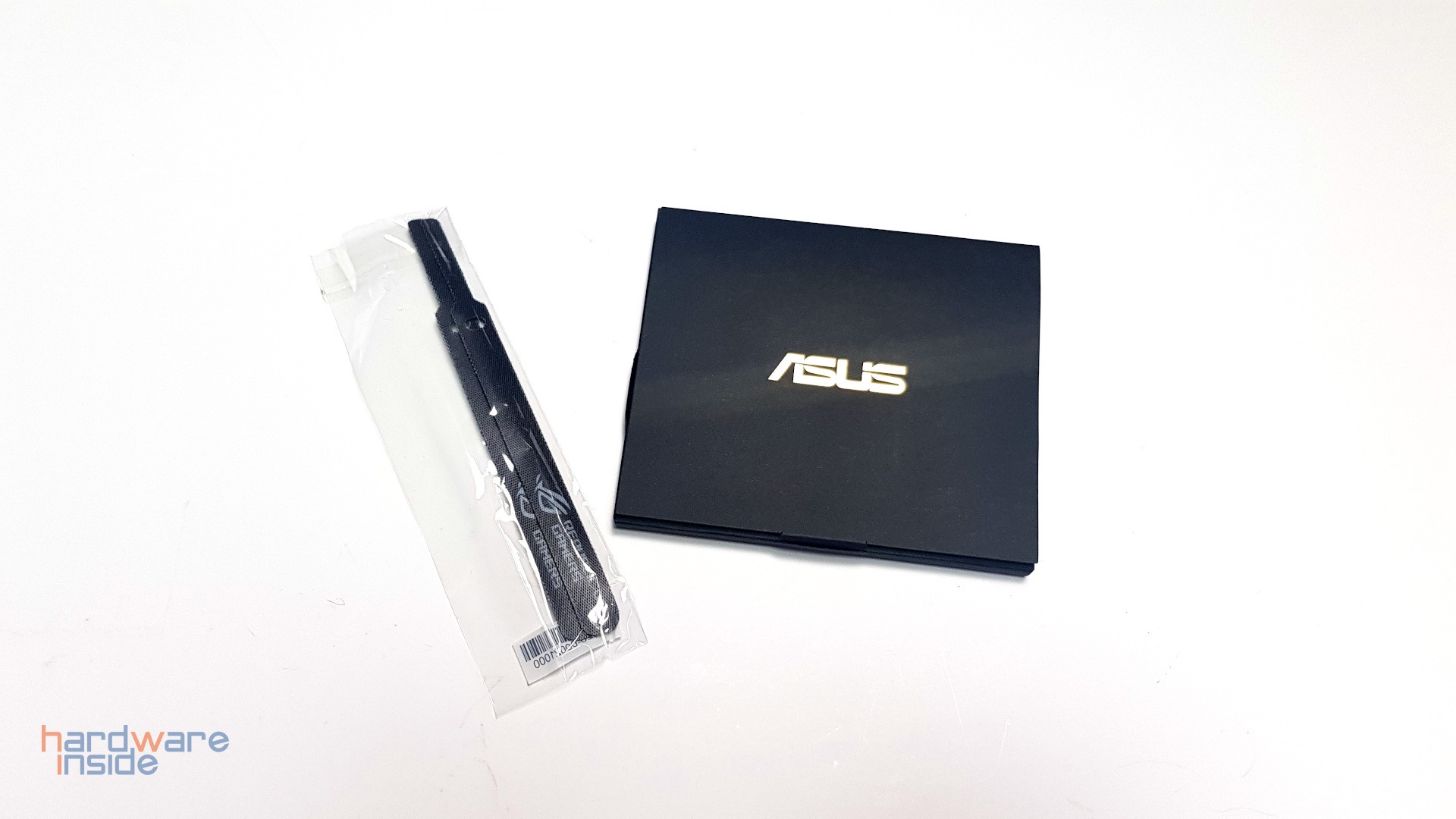 ASUS ROG STRIX RX 6700 XT 012G Gaming - 3.jpg