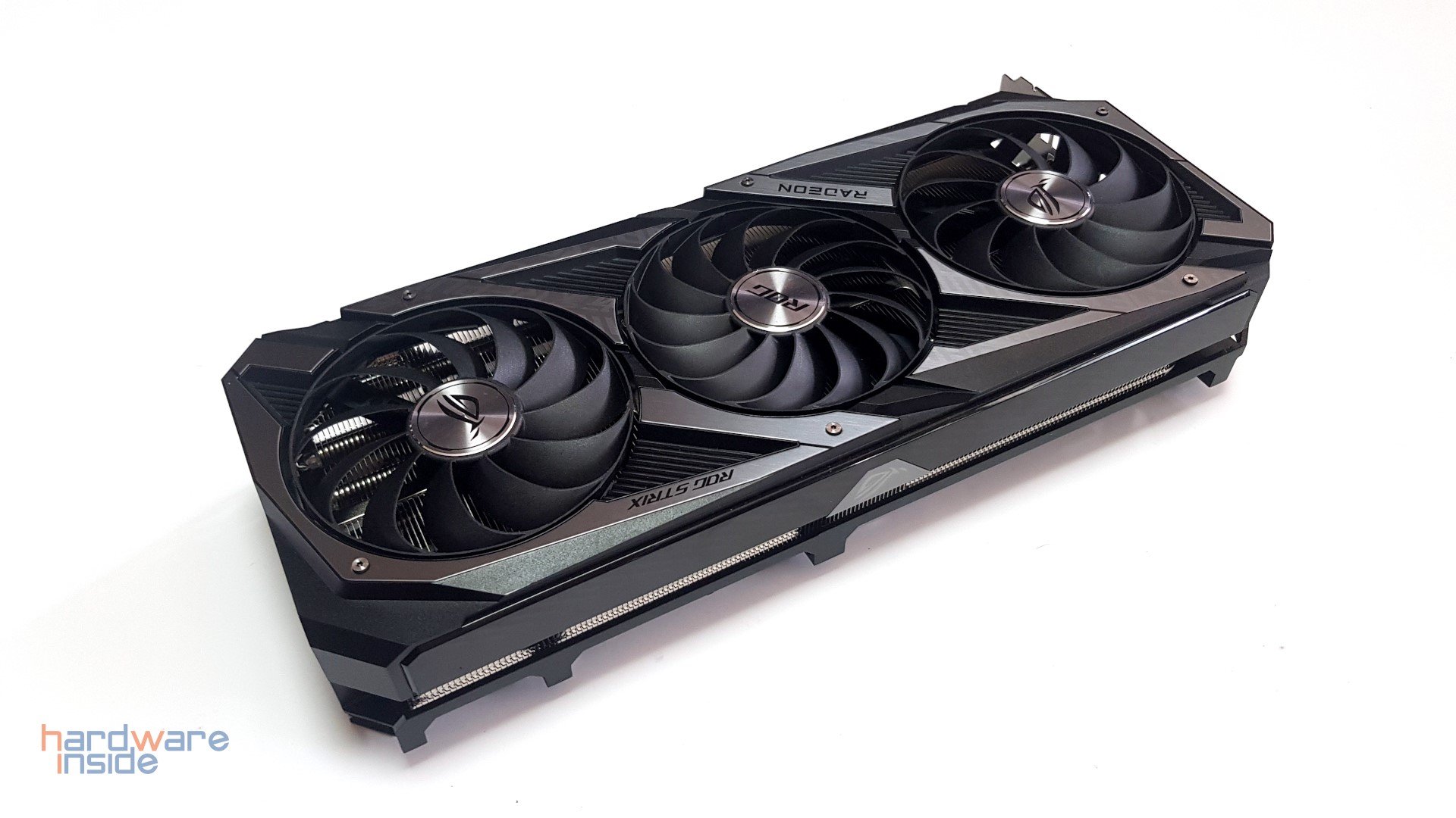 ASUS ROG STRIX RX 6700 XT 012G Gaming - 4.jpg