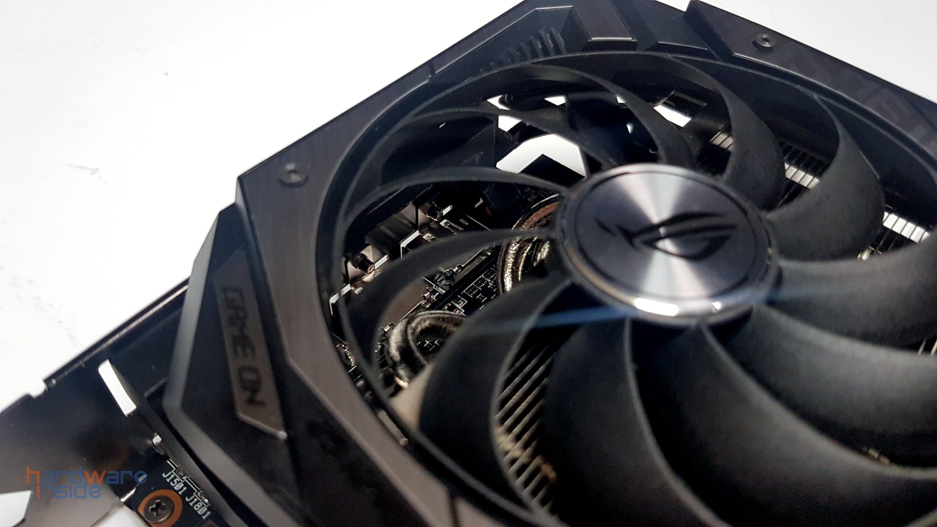 ASUS ROG STRIX RX 6700 XT 012G Gaming - 6.jpg