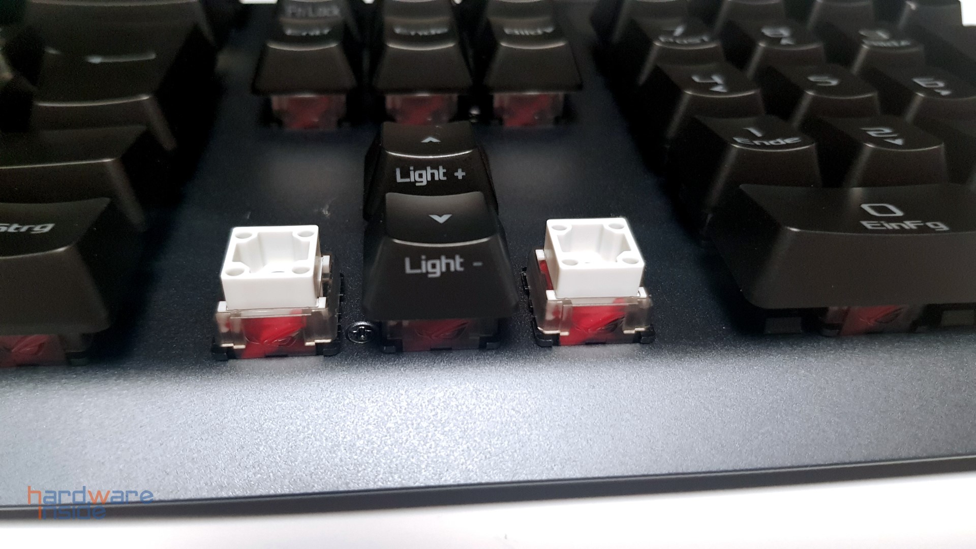 ASUS ROG Strix Scope RX - 17.jpg