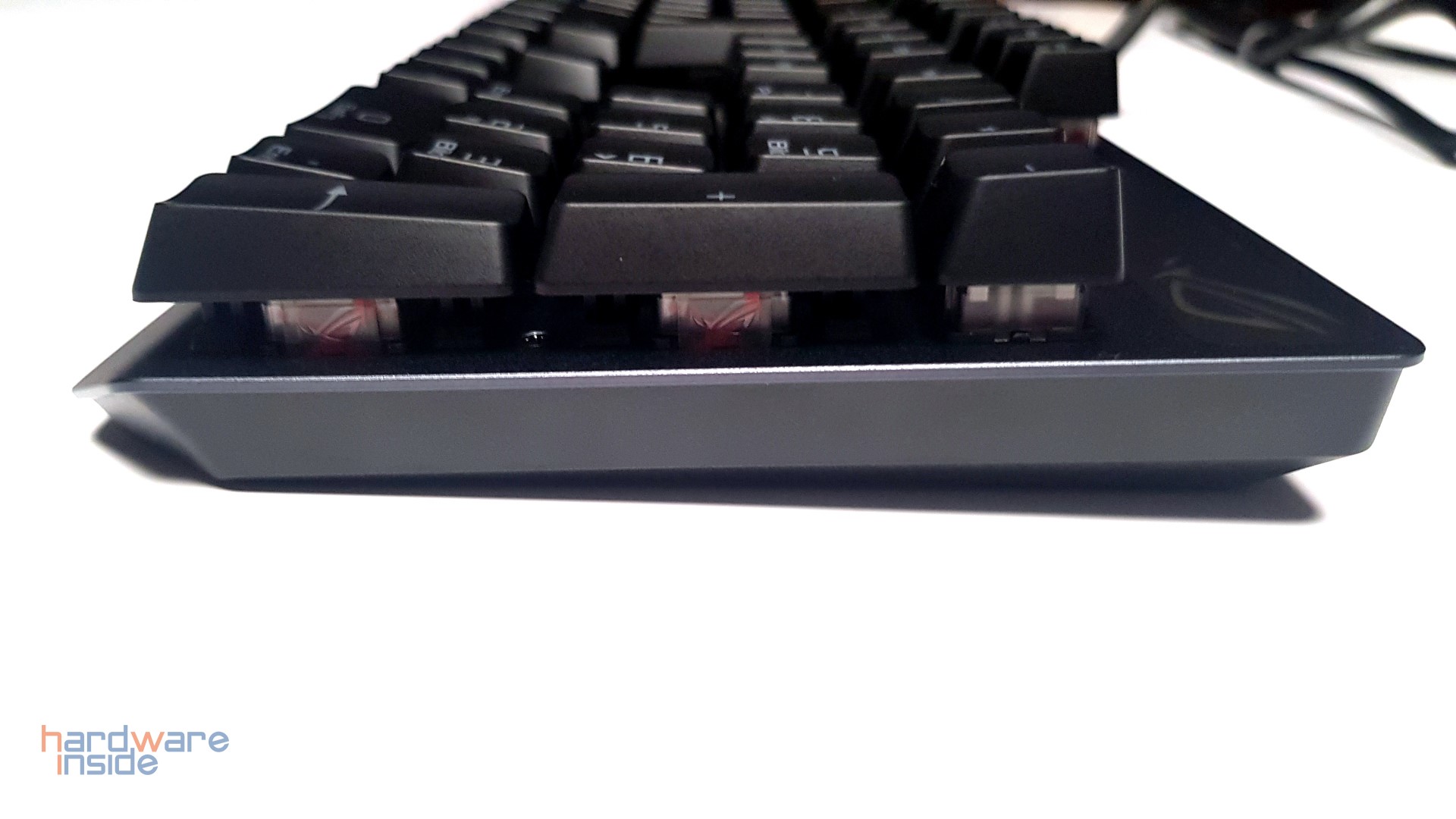 ASUS ROG Strix Scope RX - 7.jpg