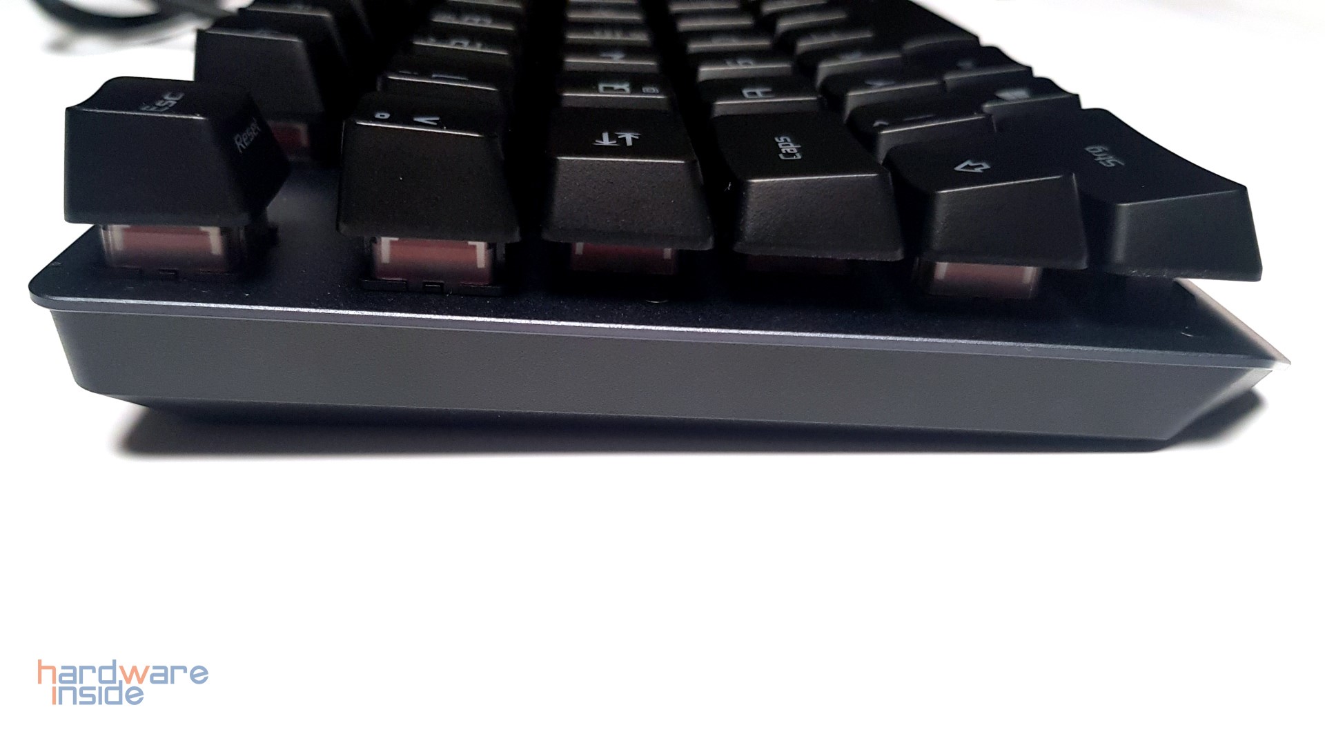 ASUS ROG Strix Scope RX - 8.jpg