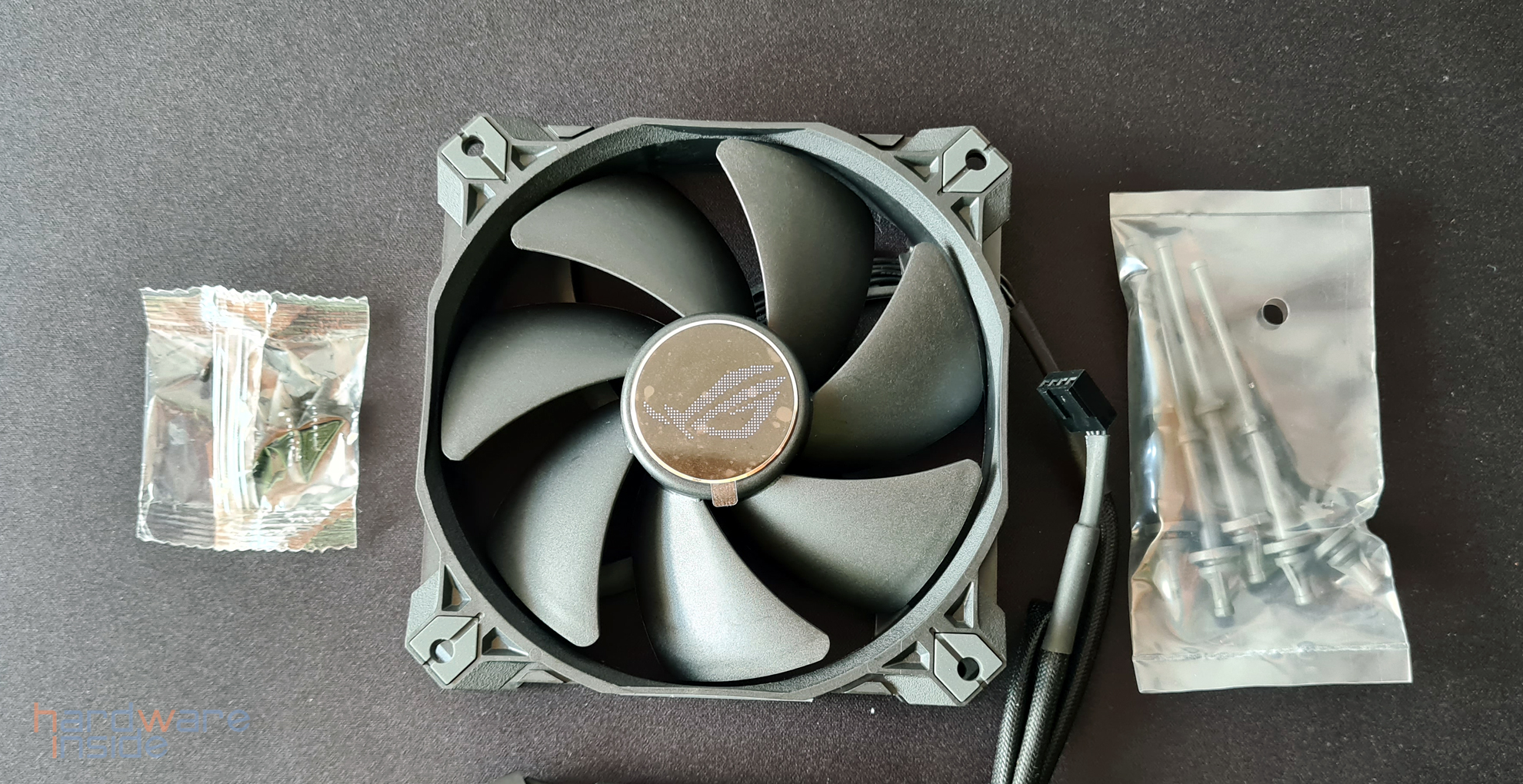asus rog strix xf120_5.jpg