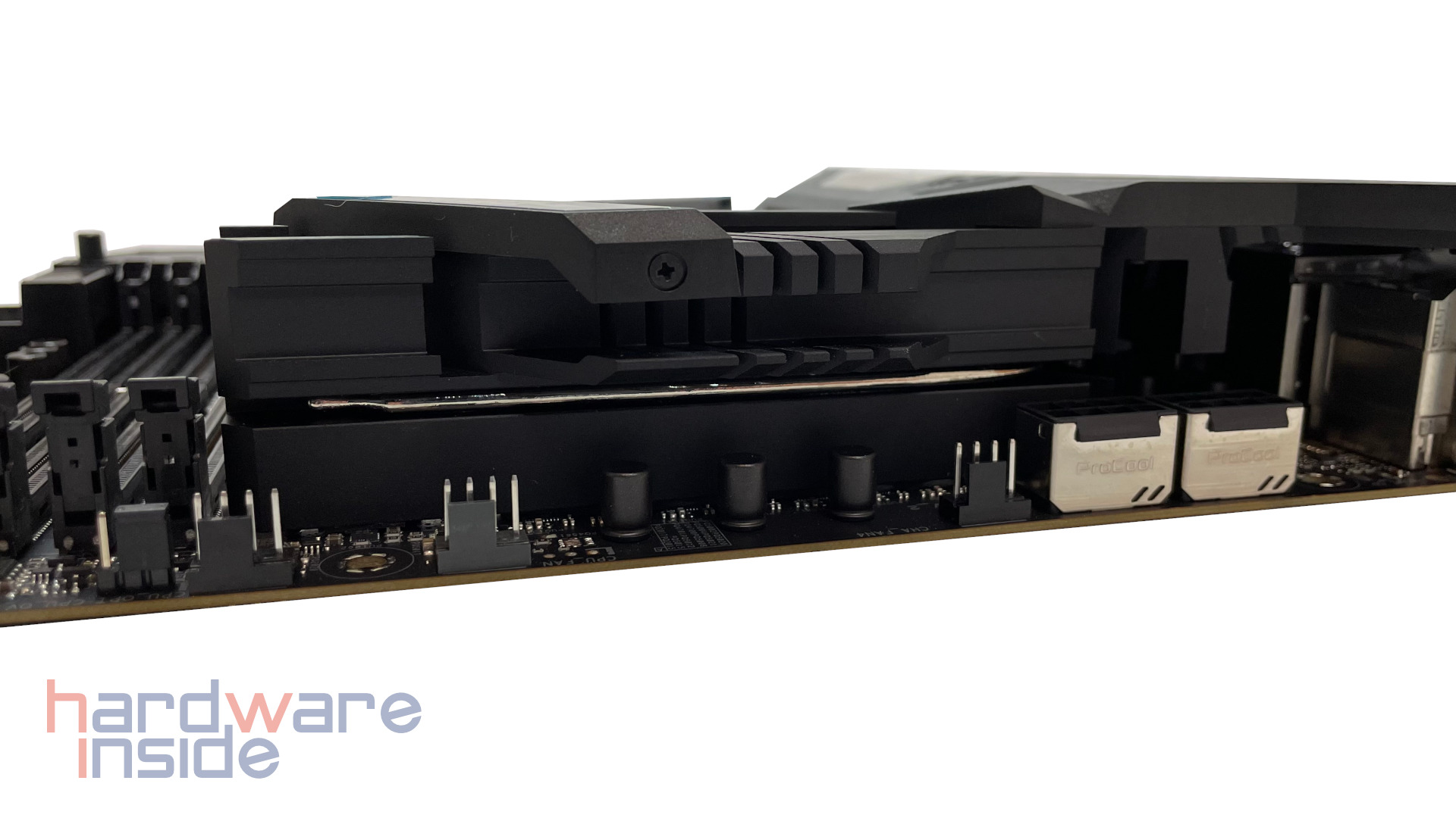 ASUS ROG STRIX Z690-E GAMING WIFI_31