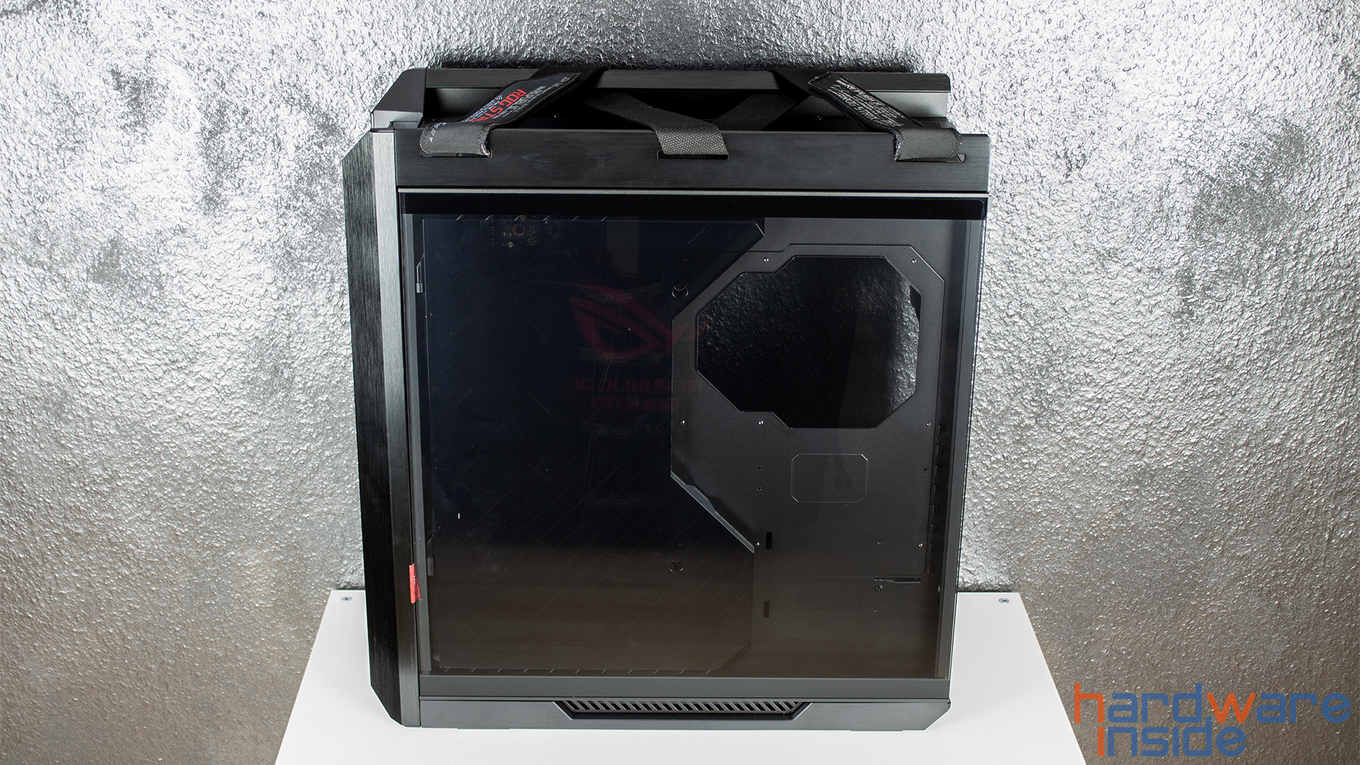 Asus_Strix_Helios_03.jpg