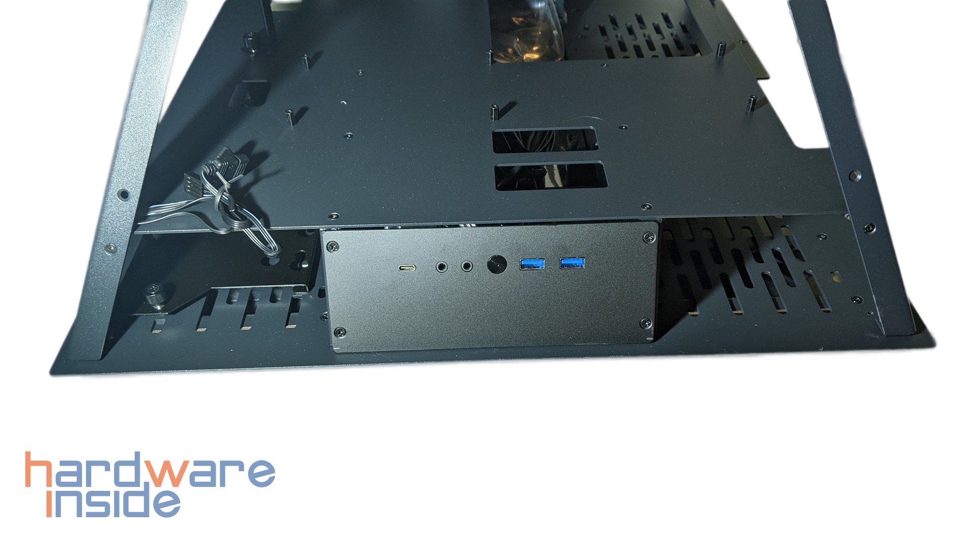 azza_pyramid_l_front_io (1).jpg