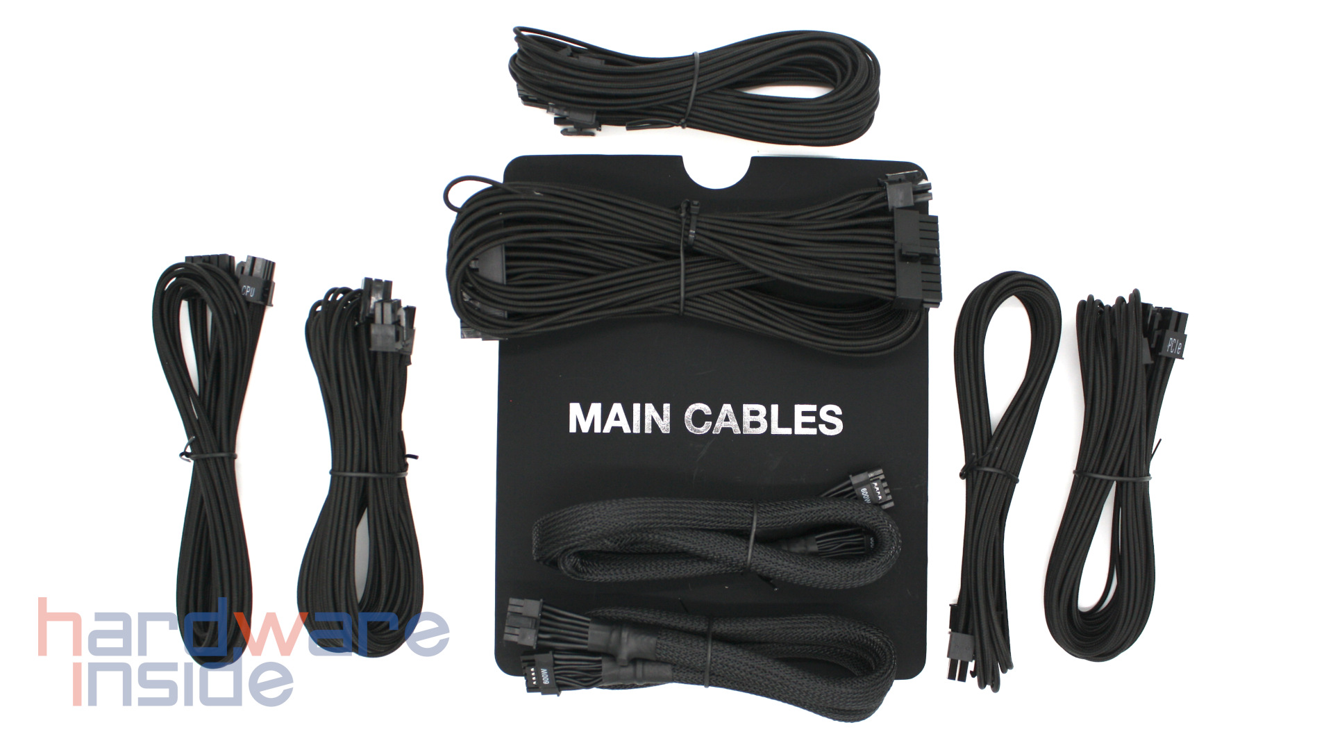 Alle im Lieferumfang enthaltenen Main Cables des be quiet! DARK POWER PRO 13 1600W