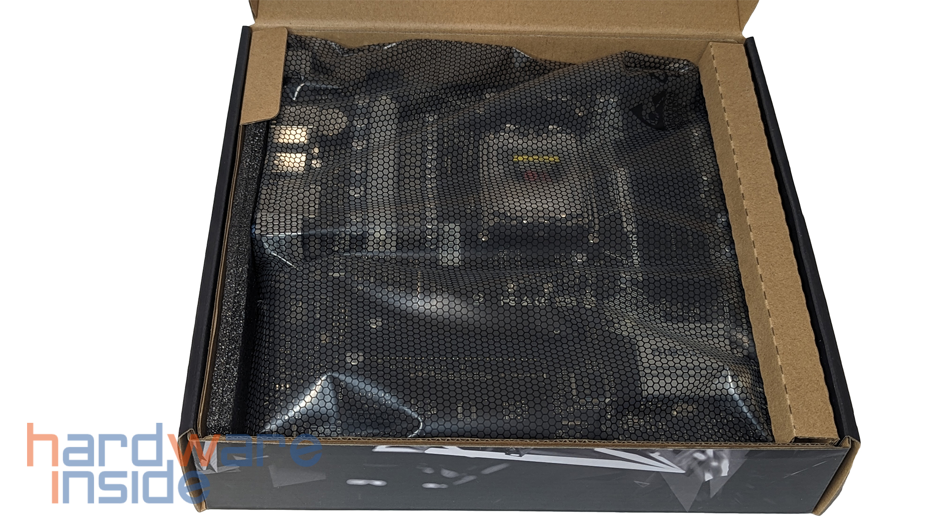 Biostar B650MP-E Pro Verpackung Innen.jpg