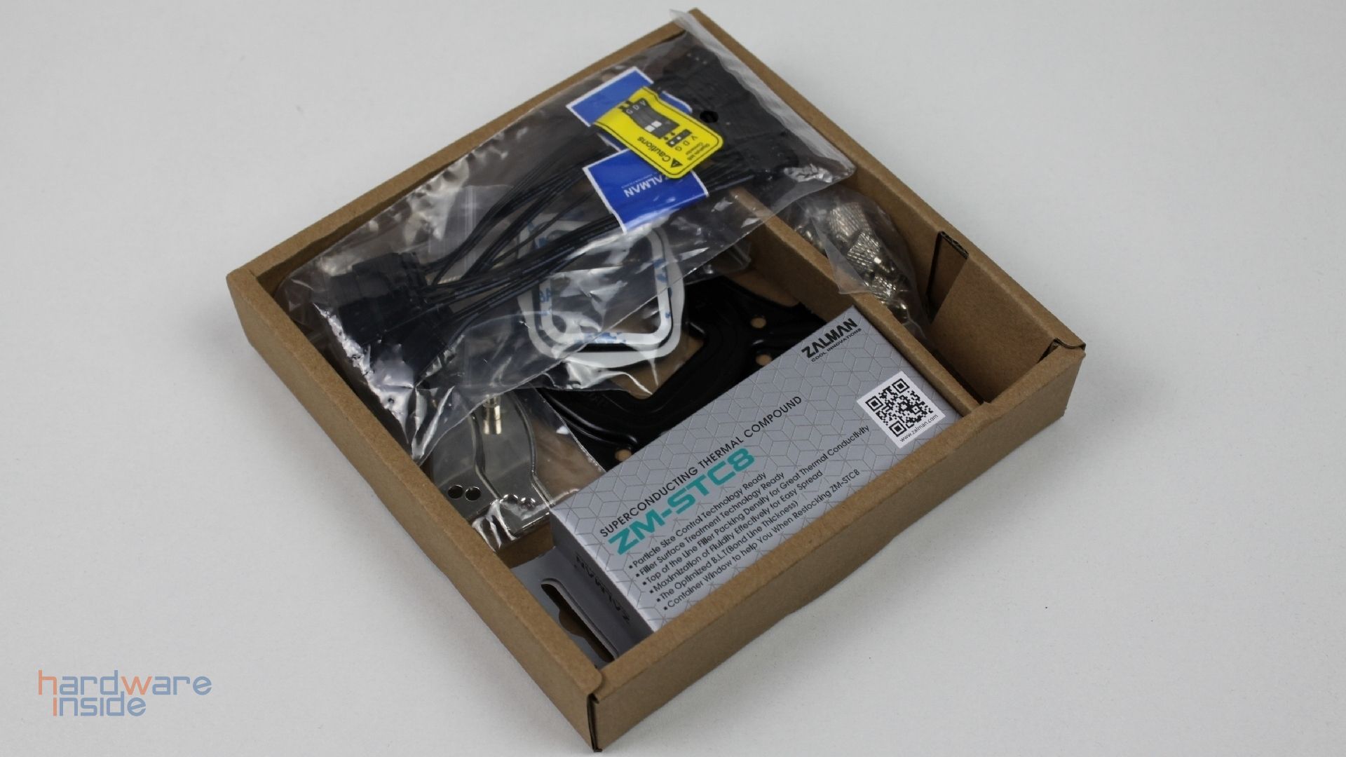 CNPS20X_Accessories_Box_geöffnet.jpg