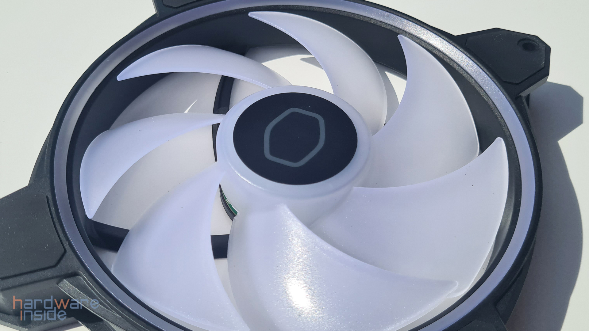 cooler master masterfan mf140 halo2_10.jpg