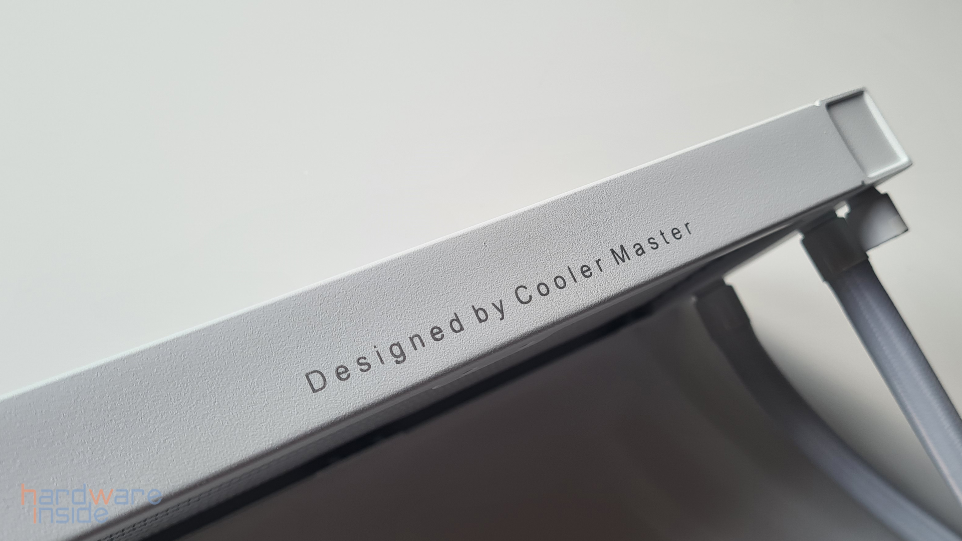 cooler master masterliquid pl240 flux white_15.jpg