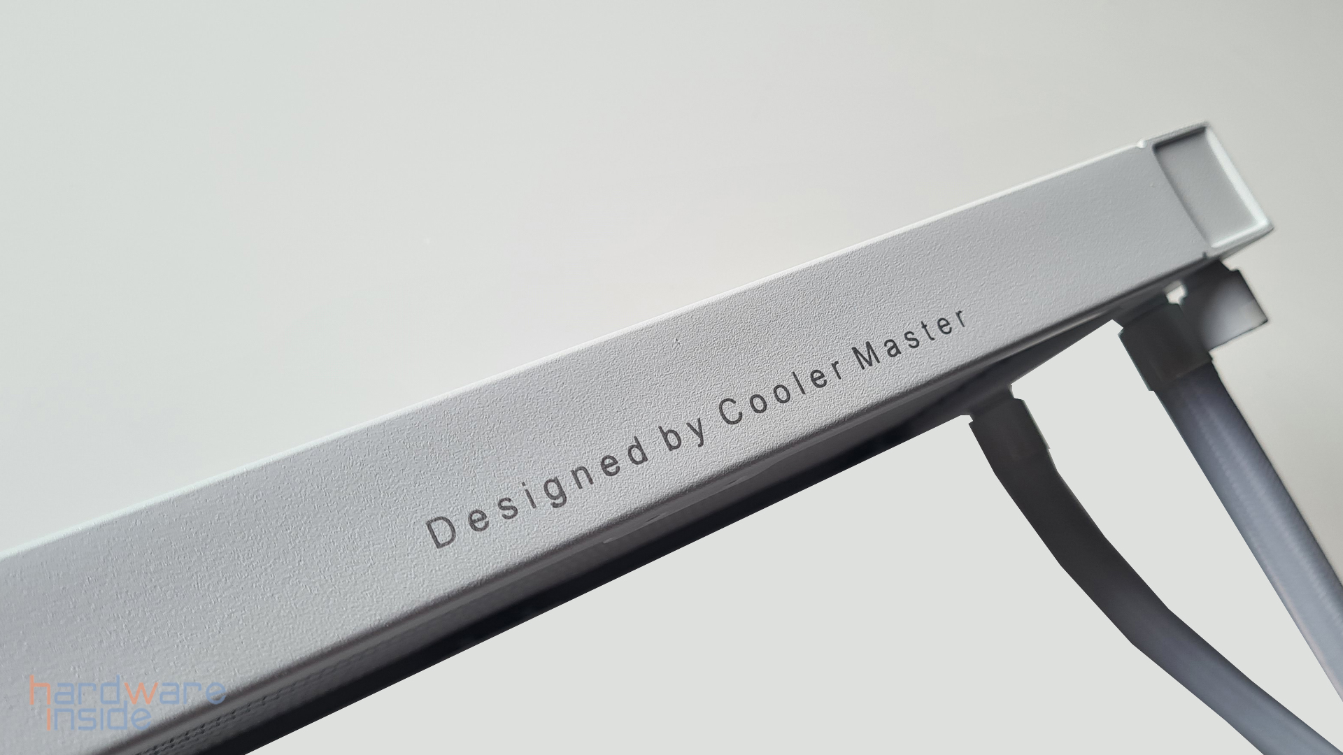 cooler master masterliquid pl240 flux white_15.jpg