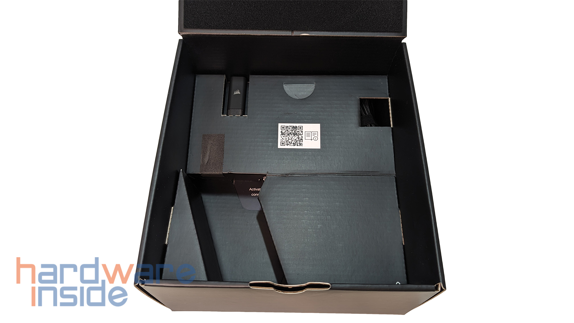 Corsair HS80 MAX Wireless Verpackung Innen 2.jpg