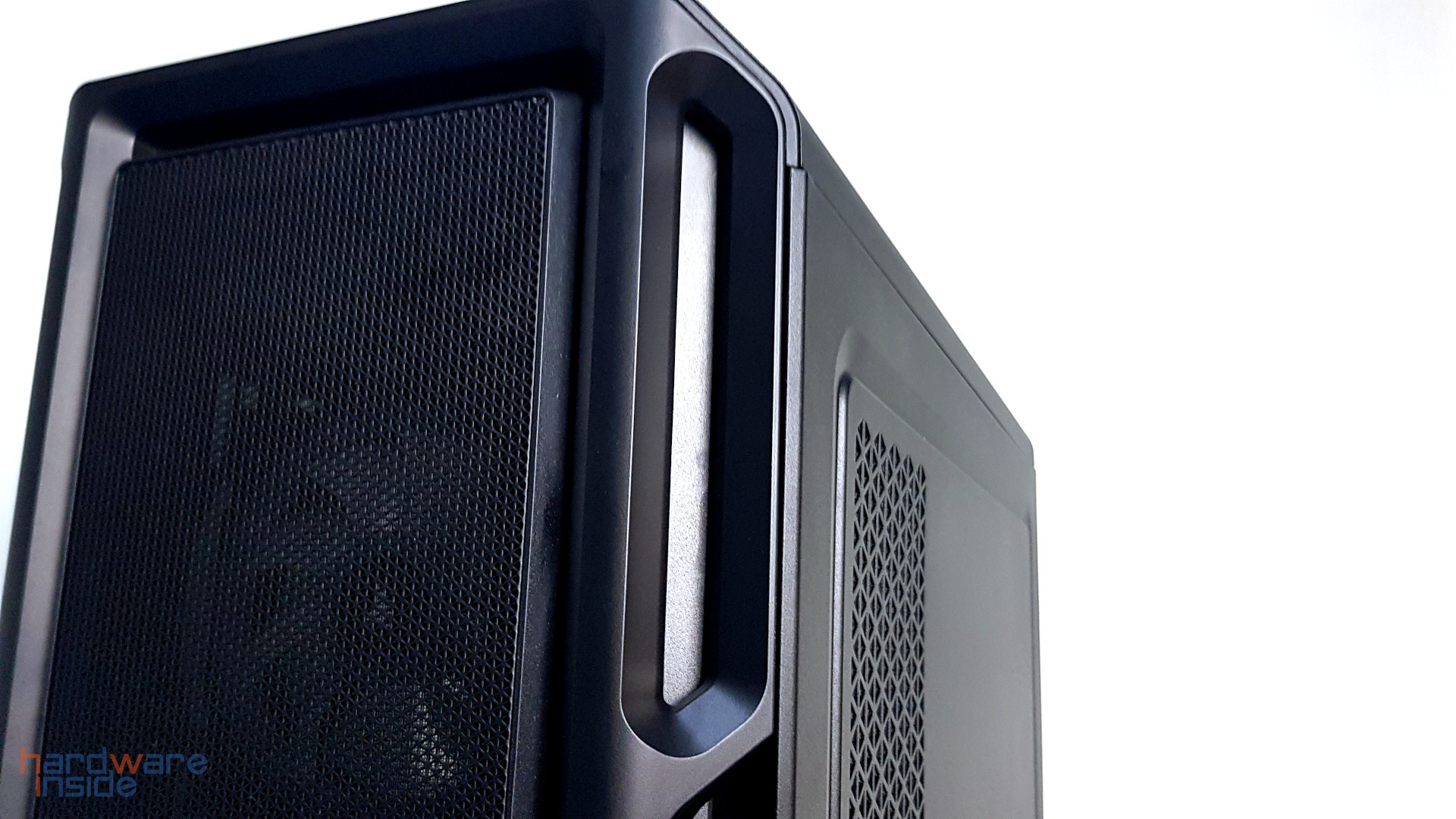 CORSAIR iCUE 5000T - 10.jpg