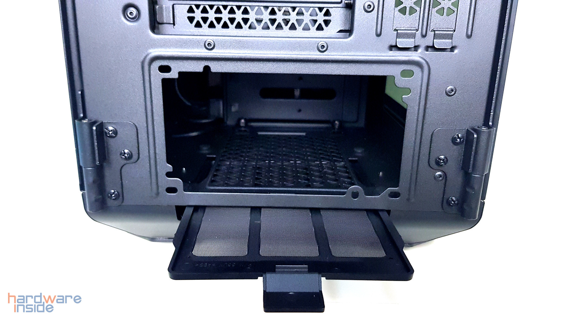 CORSAIR iCUE 5000T - 18.jpg