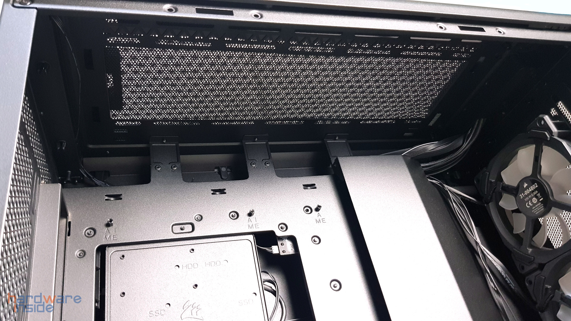 CORSAIR iCUE 5000T - 35.jpg