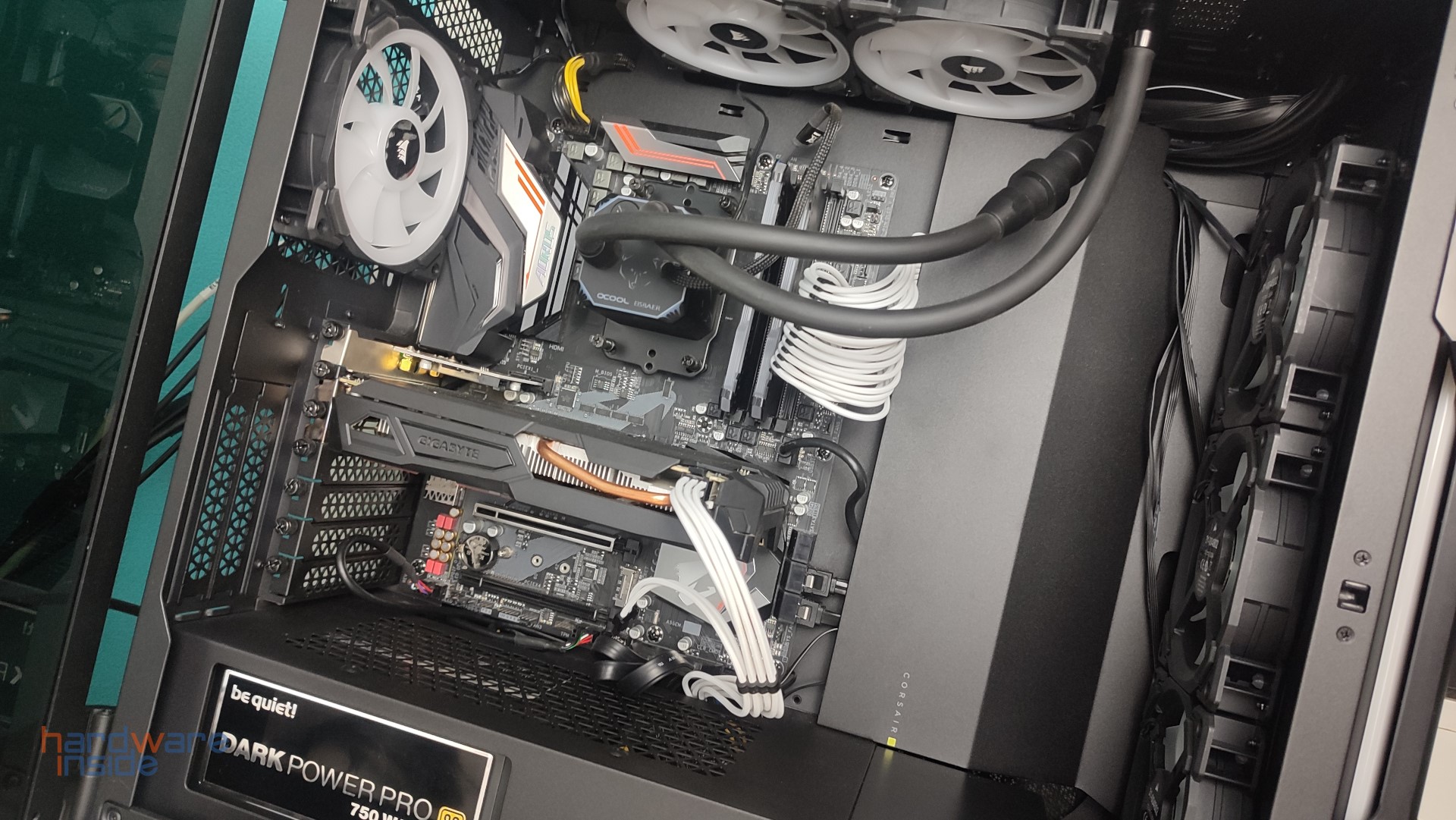 CORSAIR iCUE 5000T - 50.jpg