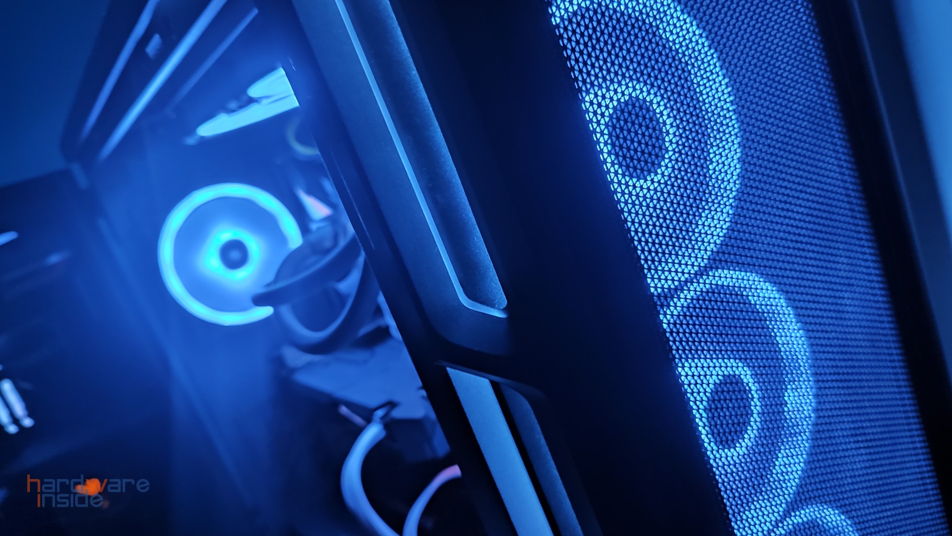 CORSAIR iCUE 5000T - 57.jpg