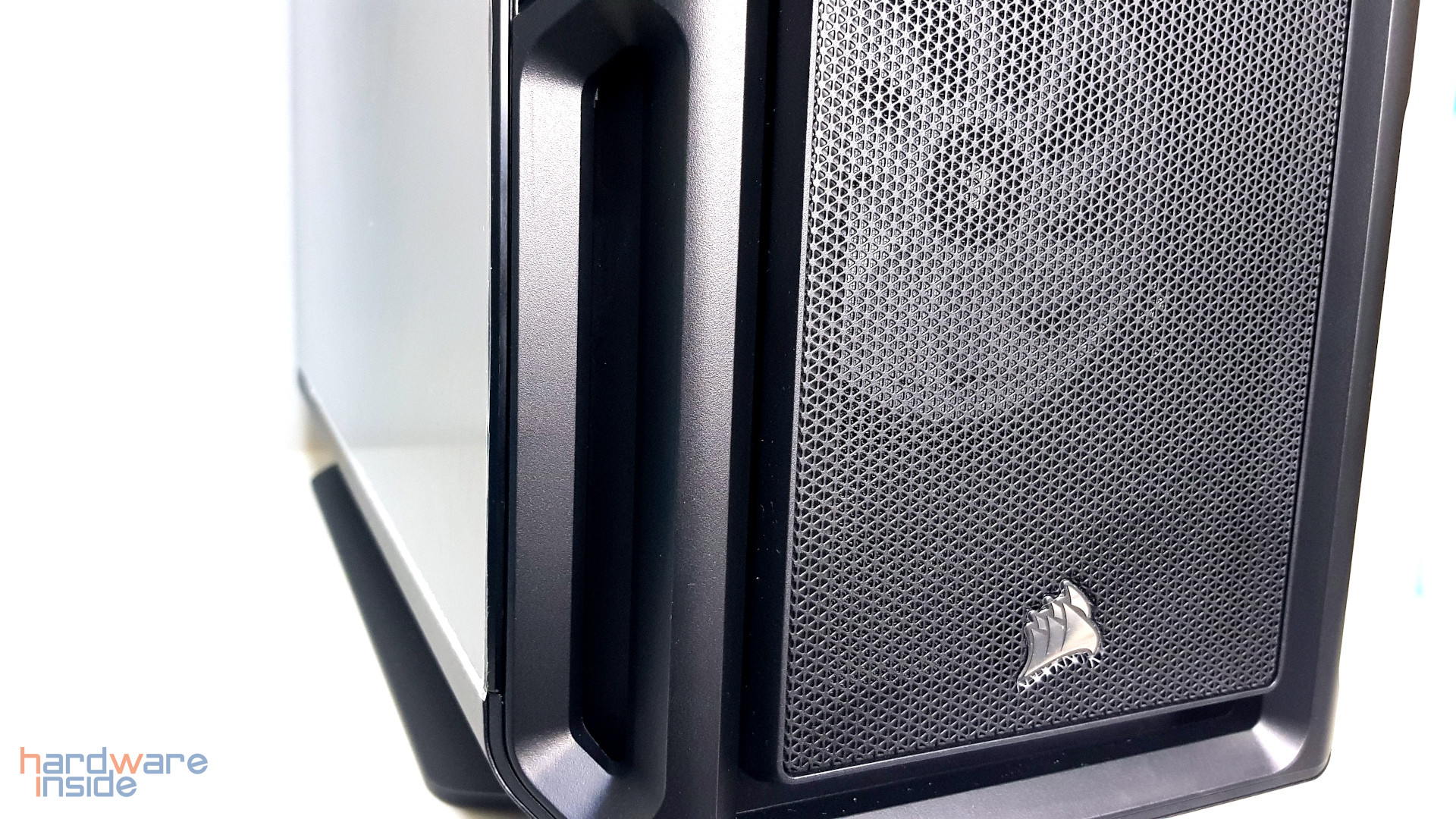 CORSAIR iCUE 5000T - 9.jpg