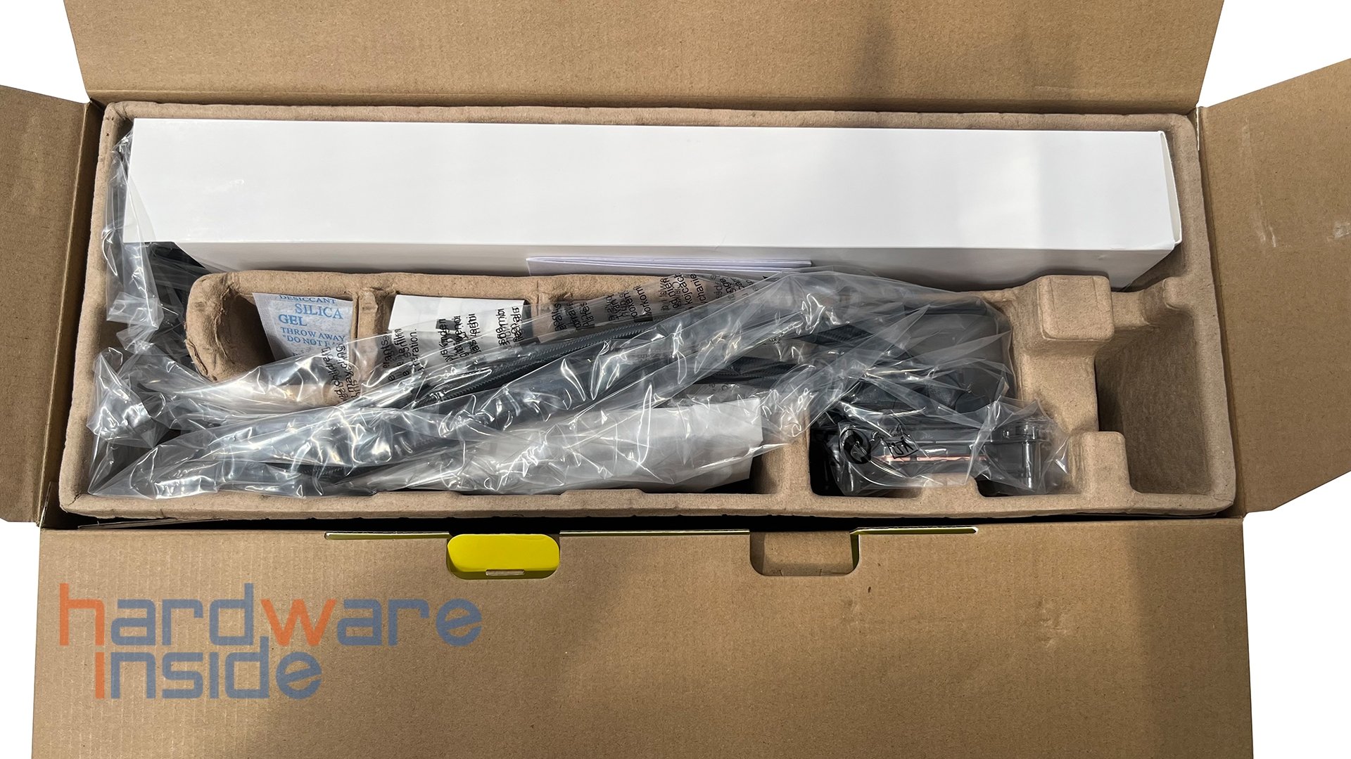 Corsair-iCUE-LINK-TITAN-420-RX-RGB-002.JPG
