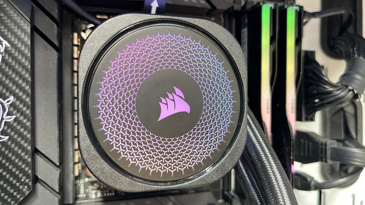 Corsair-iCUE-LINK-TITAN-420-RX-RGB-Titel.JPG