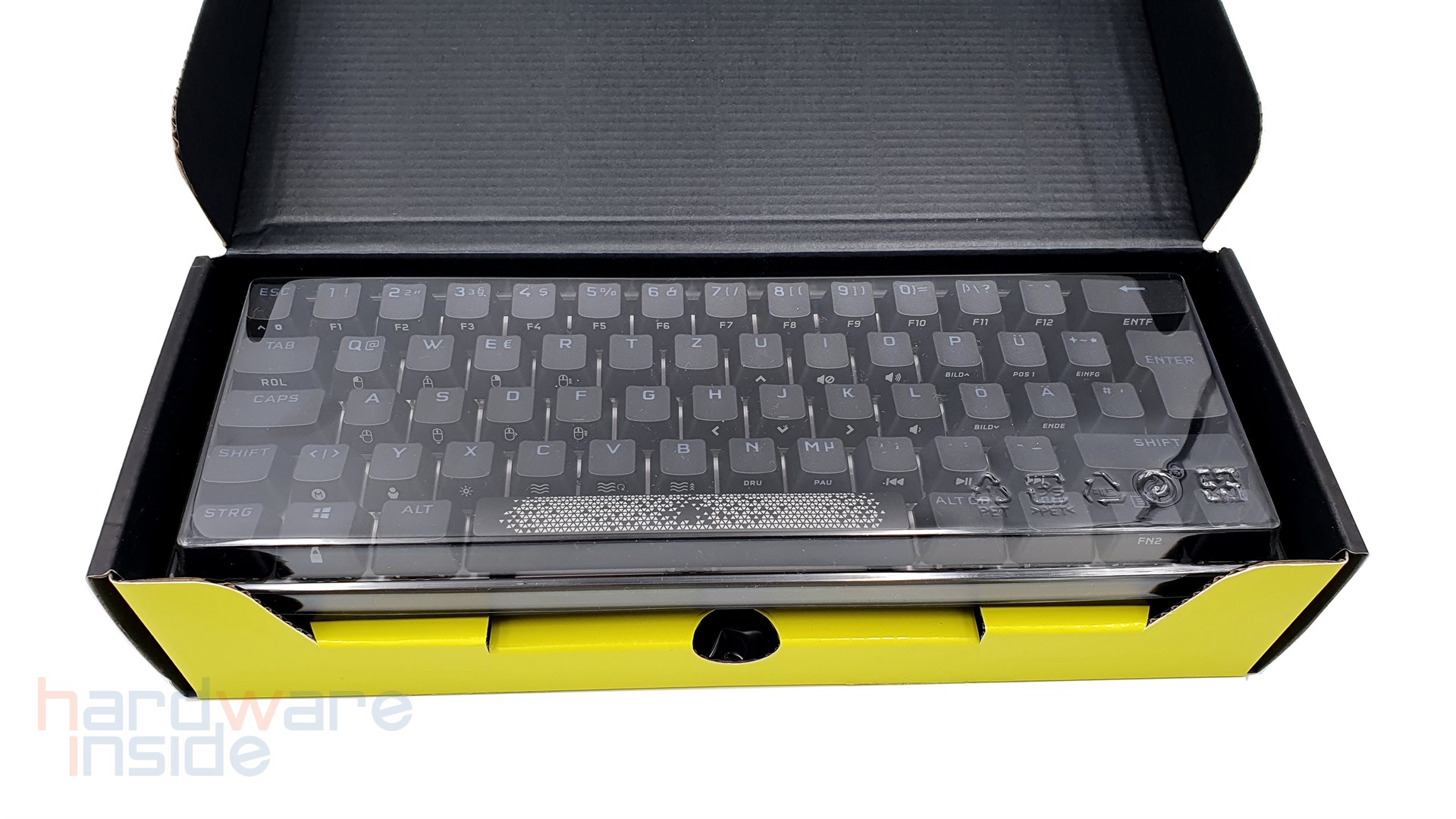 Corsair K65 RGB Mini - 16.jpg